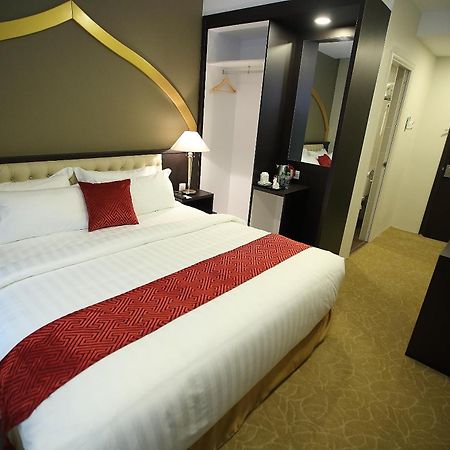 Al Khatiri Hotel Kubang Kerian Extérieur photo