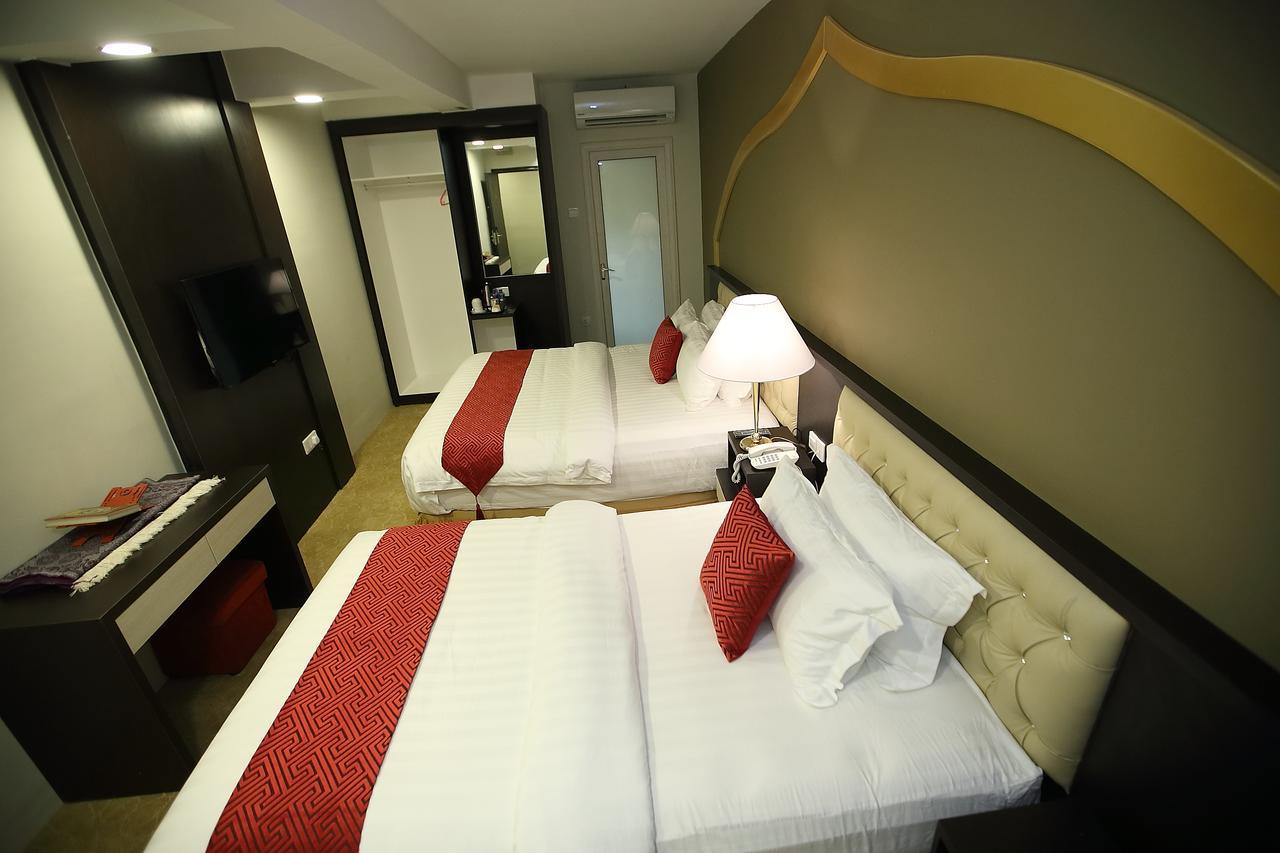 Al Khatiri Hotel Kubang Kerian Extérieur photo