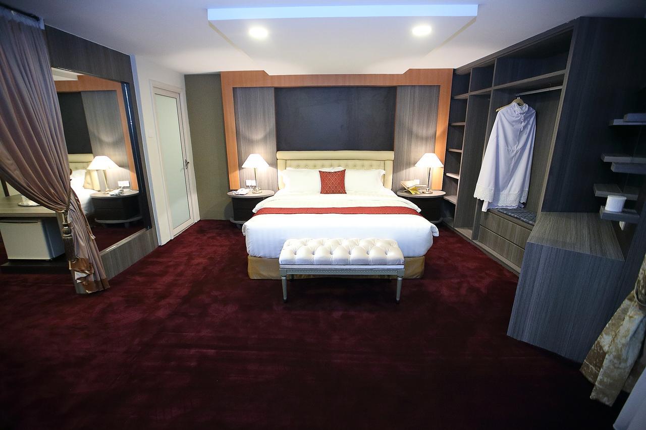 Al Khatiri Hotel Kubang Kerian Extérieur photo