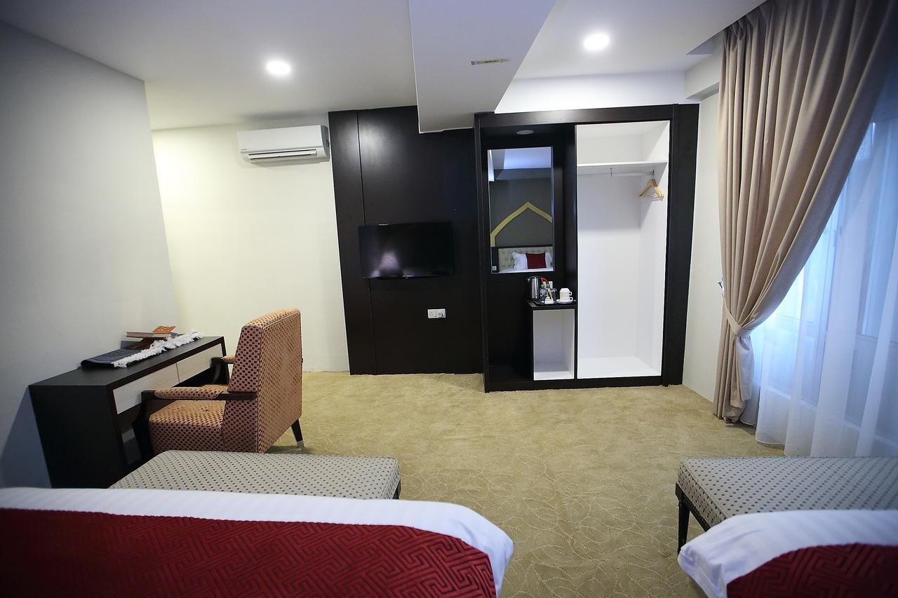 Al Khatiri Hotel Kubang Kerian Extérieur photo