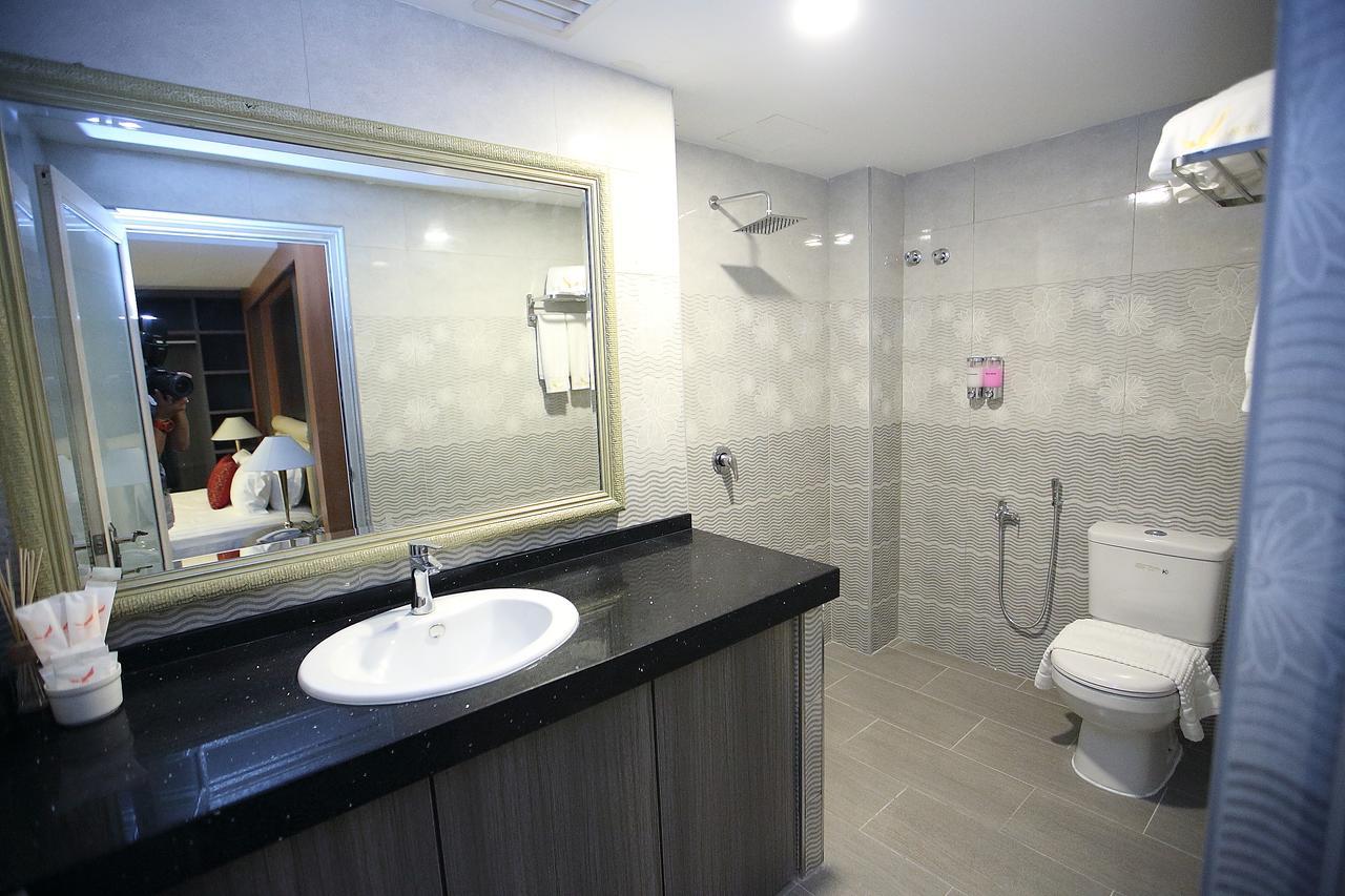 Al Khatiri Hotel Kubang Kerian Extérieur photo